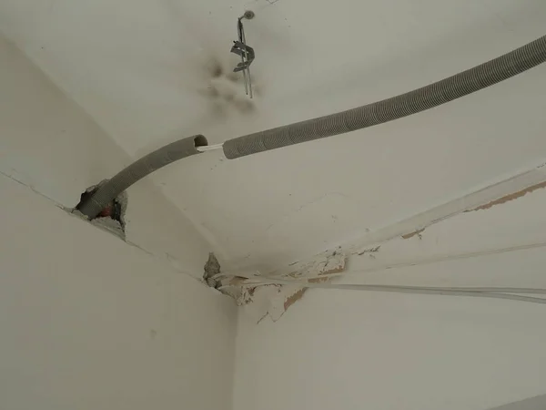 Mess Unorganised Wires Building Site Indoor — Stock Photo, Image