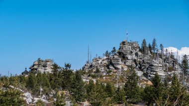 İlkbaharda Czech sınırındaki güzel dağ sırtı sumavası