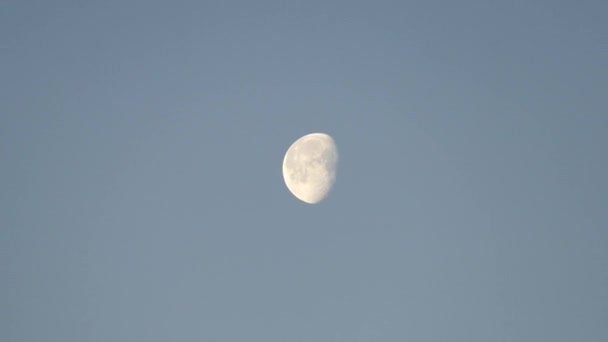 Amanecer Naturaleza Con Luna Aún Visible — Vídeos de Stock