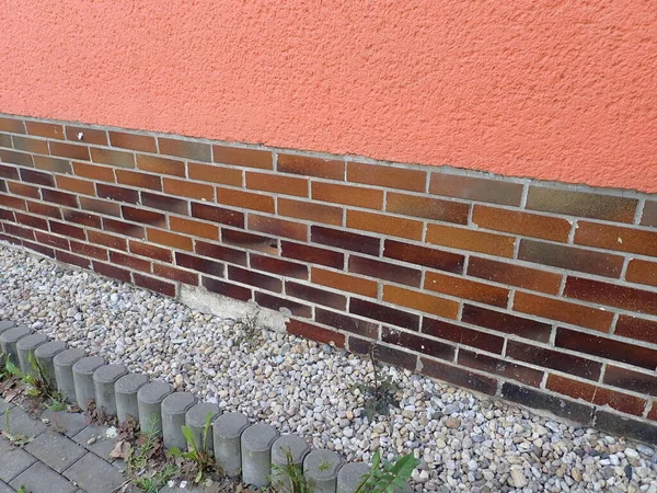 Texture Brique Tuiles Brunes Sur Mur Rouge Une Maison — Photo