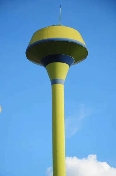 Torre de agua verde — Foto de Stock