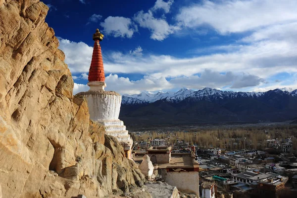 Leh vista sulla città da Leh Palace, Leh, Ladakh, India — Foto Stock