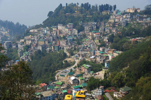 Vista della città di Gangtok, Sikkim, India Foto Stock