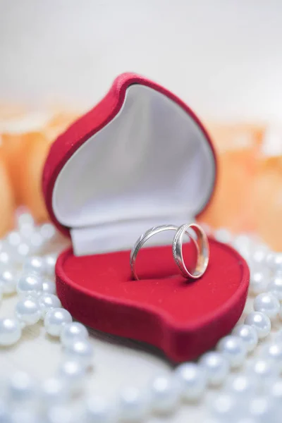 Bruiloft ringsin een geschenk doos 1 — Stockfoto