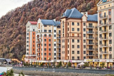 Dağlardaki oteller.