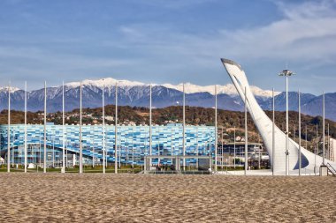 Olimpiyat Meşalesi, kış sporları ve dağlar Sarayı.