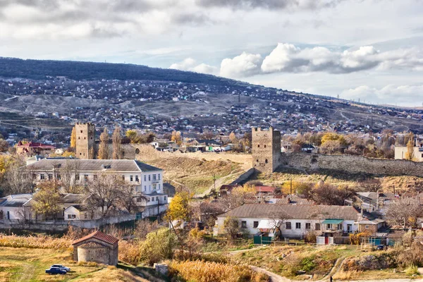 Blick auf die Ruinen der genuesischen Festung — Stockfoto