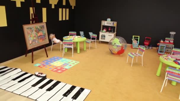 Sala Juegos Para Niños Con Juguetes Bloques Educativos Plástico Colores — Vídeos de Stock