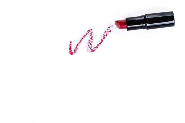 Rode lippenstift met spoor geïsoleerd op witte achtergrond — Stockfoto