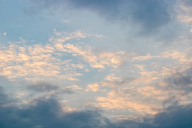 Gökyüzü sabahları güzel