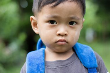 Çocuklar okula gidiyorsun 