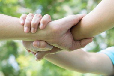 Üç el ekip çalışması işbirliği kavramı vardı