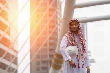 Arapça genç mimar mühendis olarak çalışan yer