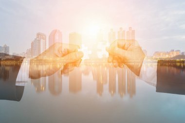 Eller iş çift pozlama bulmacalar oluşur. Ve şehir