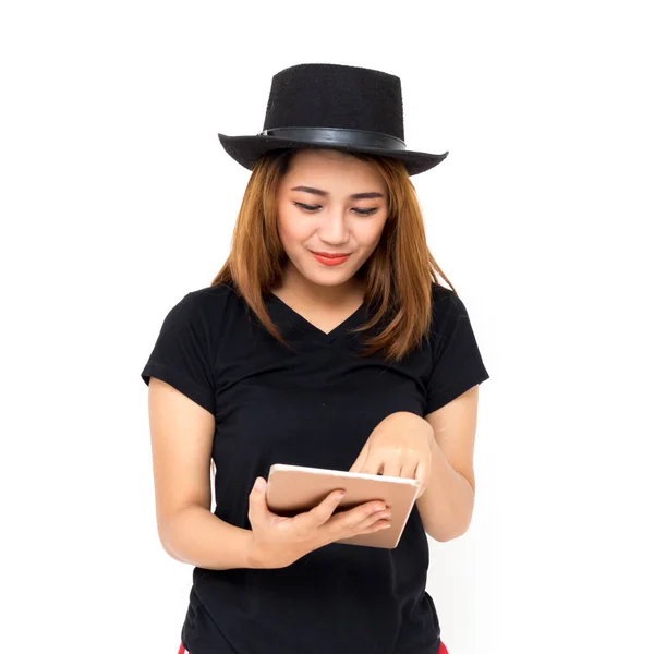 Азиатка в черной футболке — стоковое фото