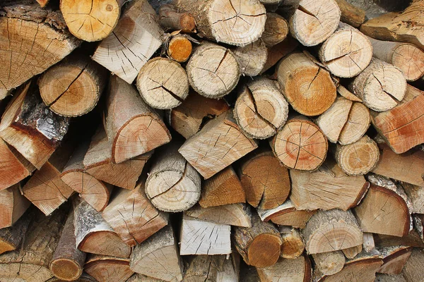 Ein Holzstapelhintergrund — Stockfoto