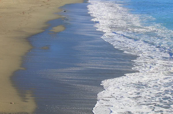 Zeewater op het strand — Stockfoto