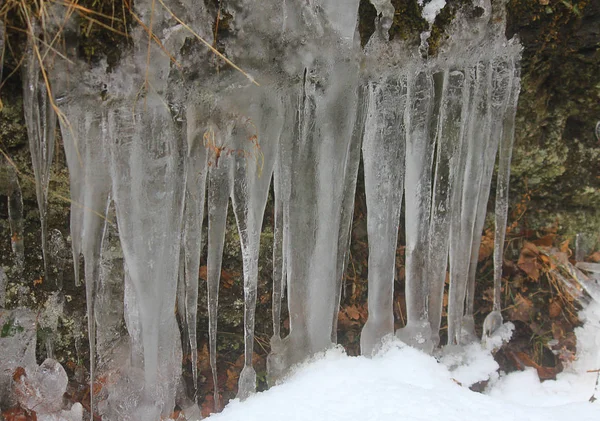 산에 냉동된 물 — 스톡 사진