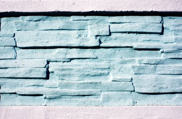 Bloques manchados de piedra, baldosas de bloques modernos. Cerca de piedra de revestimiento. Muro de ladrillo . —  Fotos de Stock