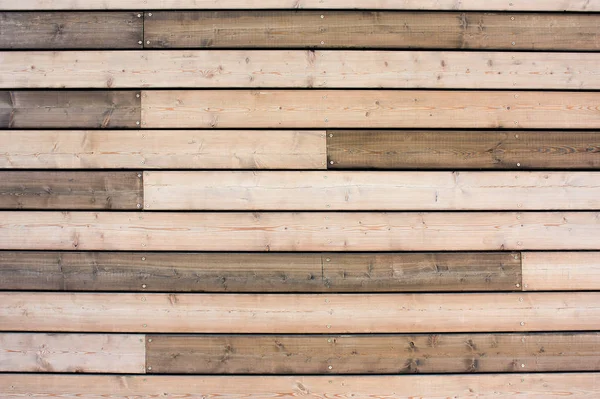 Фоновая палуба деревянной доски, текстурная деревянная стена из коричневых деревянных панелей . — стоковое фото