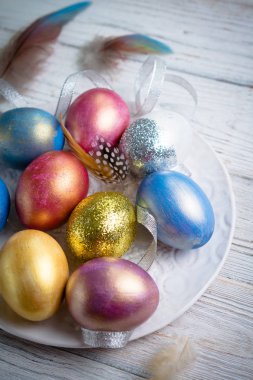 Mutlu Paskalyalar! Paskalya yumurtaları. Paskalya arka plan. Renkli Paskalya yumurtaları