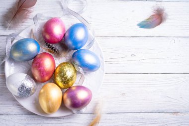 Mutlu Paskalyalar! Paskalya yumurtaları. Paskalya arka plan. Renkli Paskalya yumurtaları
