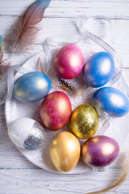 Mutlu Paskalyalar! Paskalya yumurtaları. Paskalya arka plan. Renkli Paskalya yumurtaları