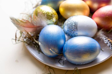 Mutlu Paskalyalar! Paskalya yumurtaları. Paskalya arka plan. Renkli Paskalya yumurtaları