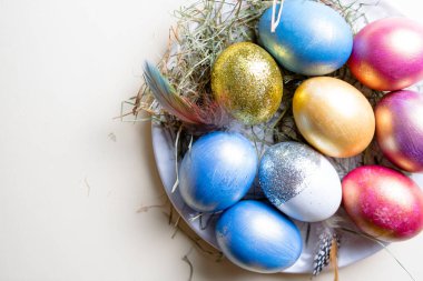 Mutlu Paskalyalar! Paskalya yumurtaları. Paskalya arka plan. Renkli Paskalya yumurtaları