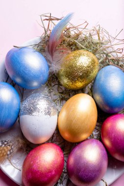 Mutlu Paskalyalar! Paskalya yumurtaları. Paskalya arka plan. Renkli Paskalya yumurtaları