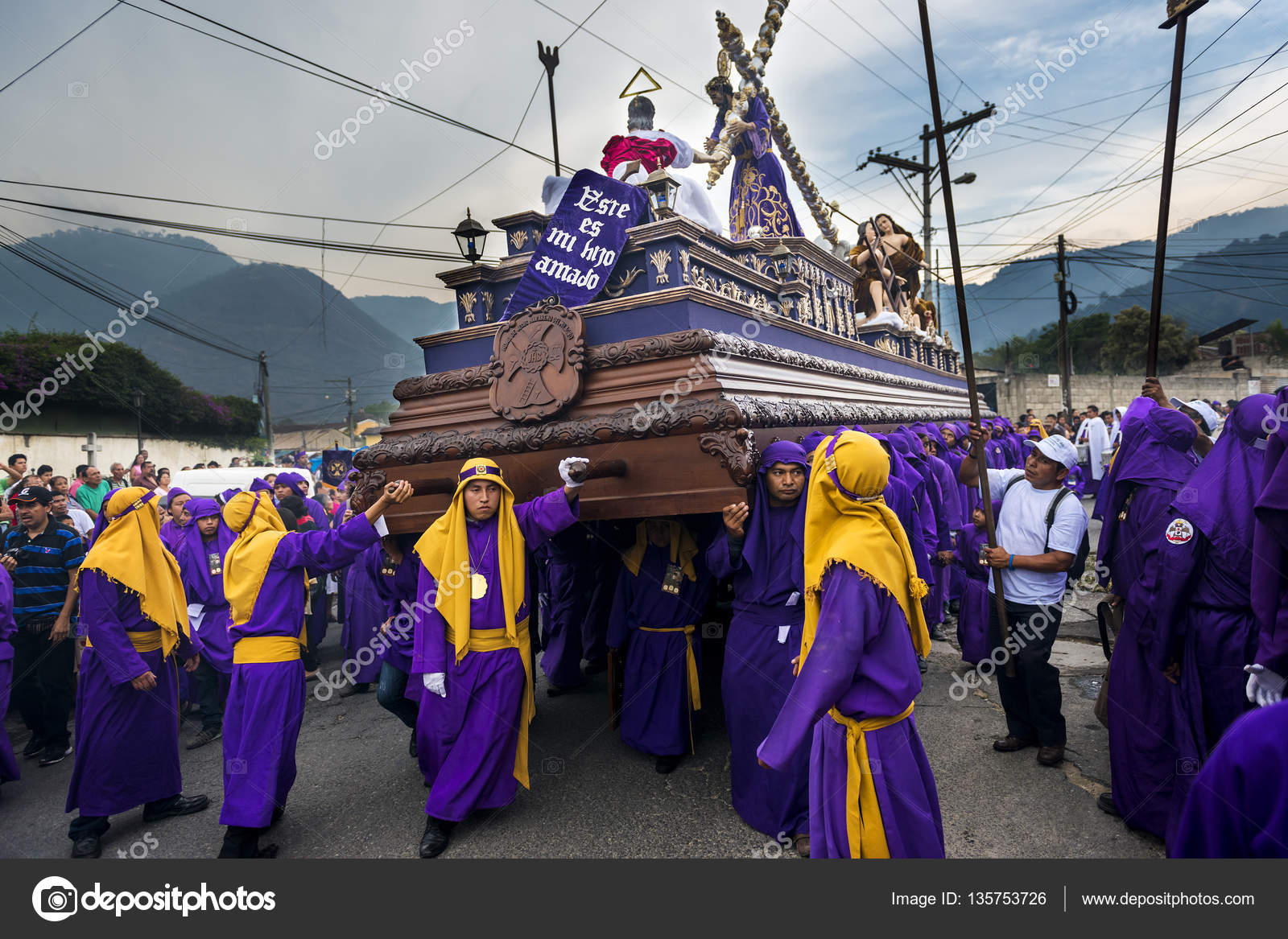 Des robes violettes hotsell