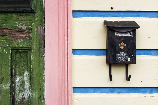 Detalle de la fachada de una colorida casa en Nueva Orleans — Foto de Stock