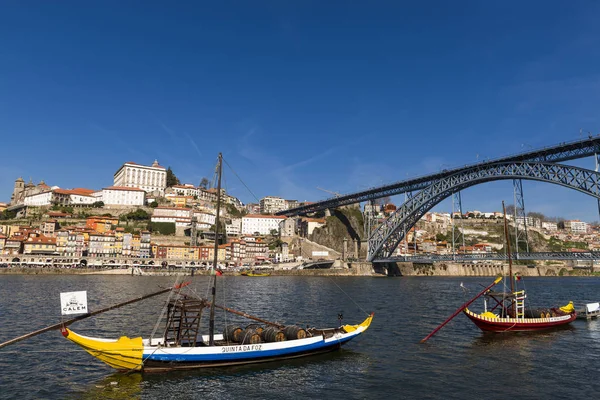 Porto ve eski D. Luis köprü (