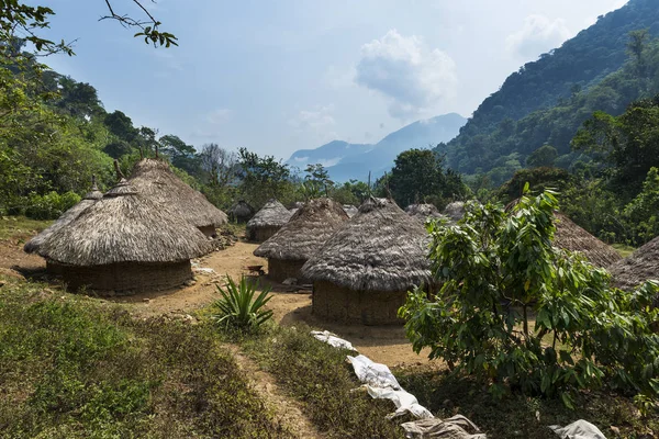 Kogi village in the forest in the Sierra Nevada de Santa Marta in Colombia — Stock Photo, Image