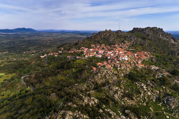 Portekiz Monsanto köyünün havadan görünümü — Stok fotoğraf