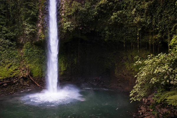Veduta della Cascata della Fortuna in Costa Rica, America Centrale — Foto Stock