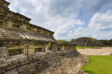 Ayrıntılı bir piramit Veracruz devlet El Tajin arkeolojik sitesinde