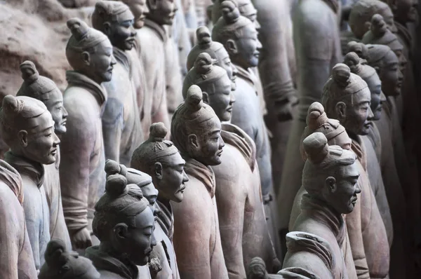 Detail of a rank of soldiers from the Army of Terracotta Warriors near Xian, Shanxi — Stock Photo, Image