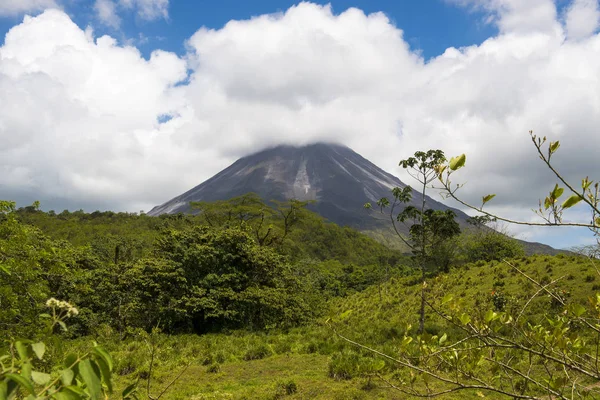 Weergave van de arenal vulkaan in costa rica — Stockfoto