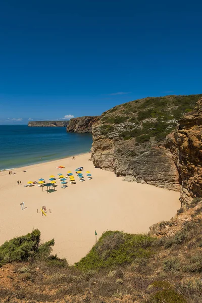 Θέα του κόλπου και το Beliche Beach (Praia do Beliche) σε Σάγκρες, Πορτογαλία — Φωτογραφία Αρχείου