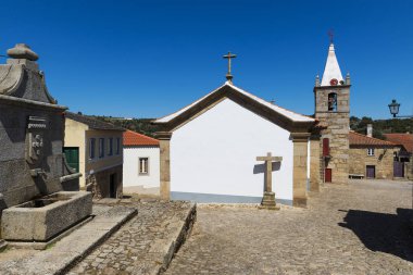 Görünümü, tarihi köy, Castelo Mendo, Portekiz, evleri ve bir kilise ile
