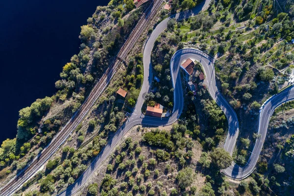 Luftaufnahme Einer Kurvenreichen Straße Und Bahngleise Entlang Des Flusses Tagus — Stockfoto