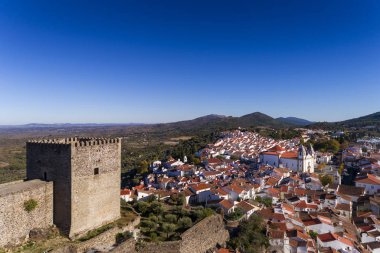 Castelo de Vide kale ve köy Alentejo, Portekiz Hava görünümünü; Portekiz seyahat için kavram