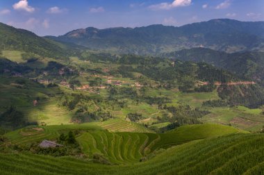 Harika bir manzara Longsheng pirinç terasları yakınındaki Dazhai köyün Guangxi eyaleti, Çin; Çin seyahat için kavramı