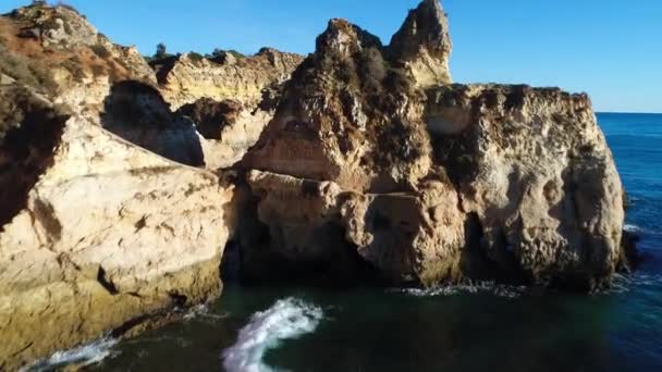 Voando Sobre Falésias Bela Praia Prainha Alvor Algarve Conceito Para — Vídeo de Stock