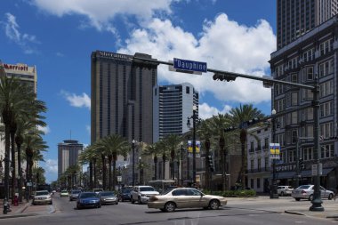 New Orleans, Louisiana - 18 Haziran 2014: New Orleans, Louisiana, ABD şehir merkezindeki Canal Street'teki sokak sahne