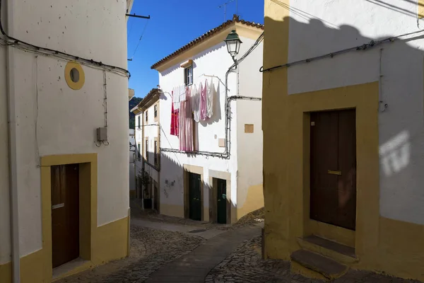 Smalle Geplaveide Straat Traditionele Huizen Het Dorp Alentejo Portugal — Stockfoto