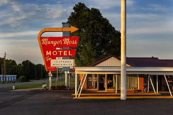 Libanon Missouri Usa 2014 Július Munger Moss Motel Neon Felirat — Stock Fotó