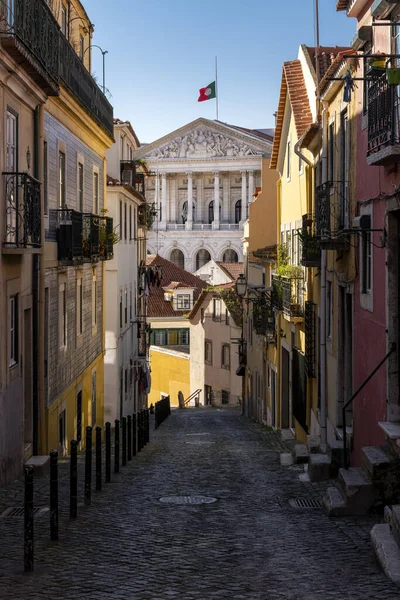 Une Vieille Rue Pavée Avec Des Bâtiments Traditionnels Colorés Menant — Photo