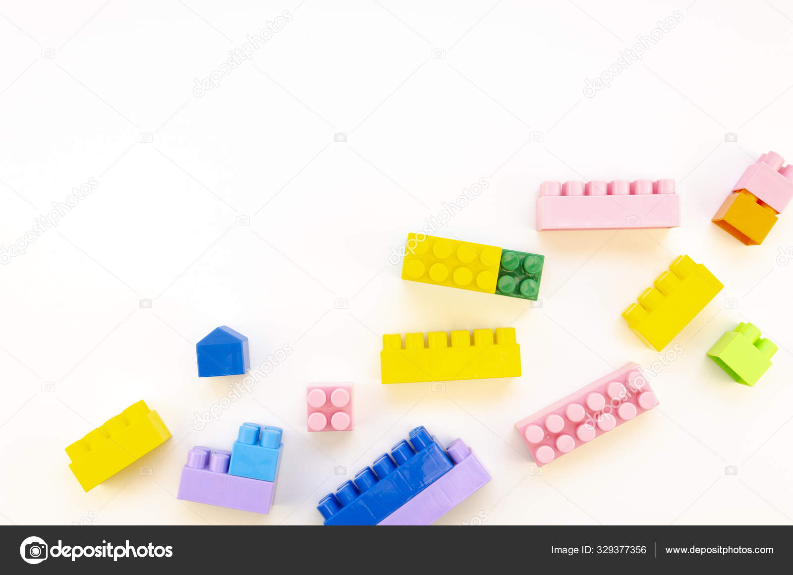 plastic building cubes